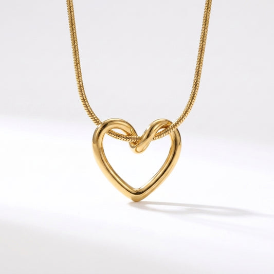 Aurezza Luxury Elegant Golden Heart Pendant Necklace for Women